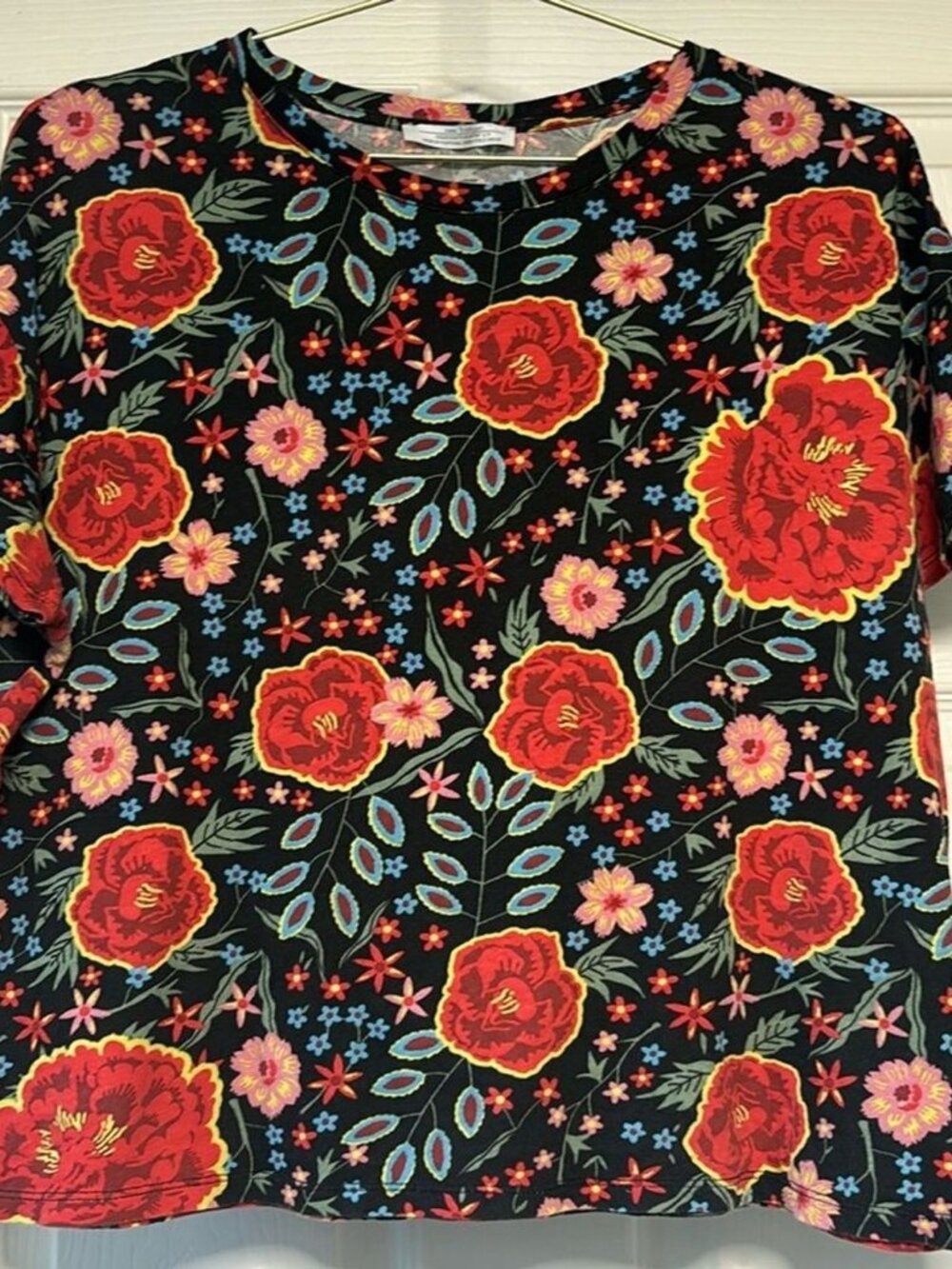Zara Trafulac Short Sleeve Boxy Tee Black W/ Red Floral 100% Cotton Size Small